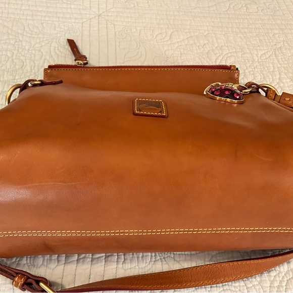 Dooney & Bourke FLORENTINE Medium Zip Cross body or shoulder bag, great cond. - Picture 7 of 16